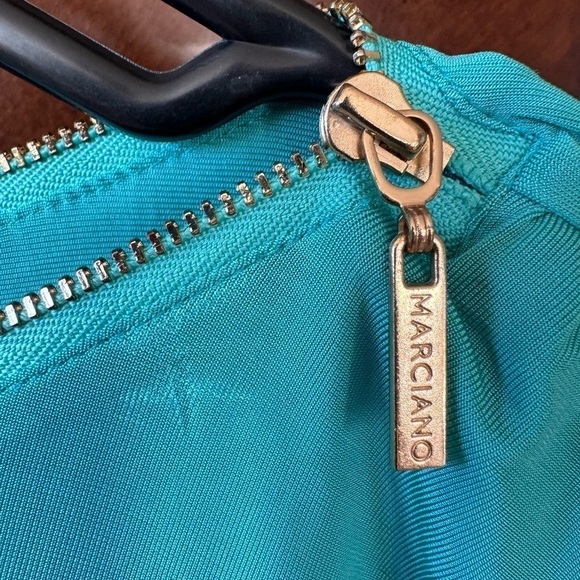 COPY - Marciano dress size S but stretchy material fit perfectly M to pre loved… - Picture 5 of 7